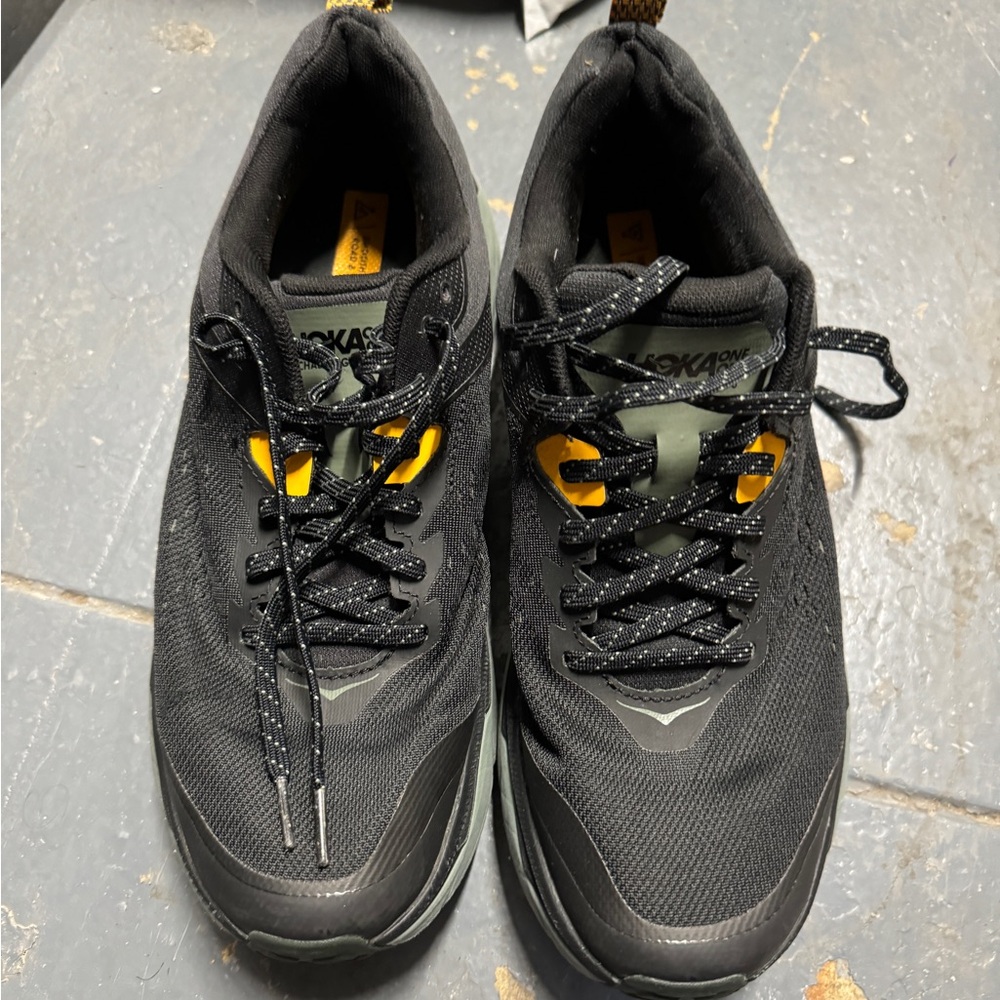 Hoka Challenger ATR 6 worn